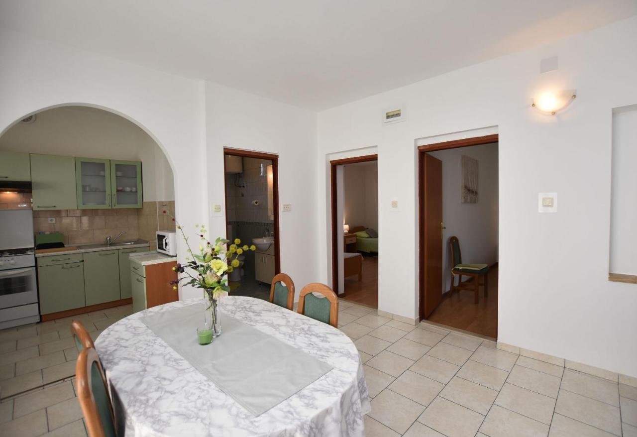 Apartments Tonja Primosten Exterior photo