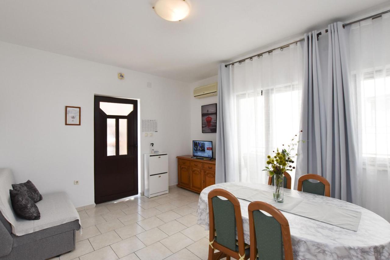 Apartments Tonja Primosten Exterior photo