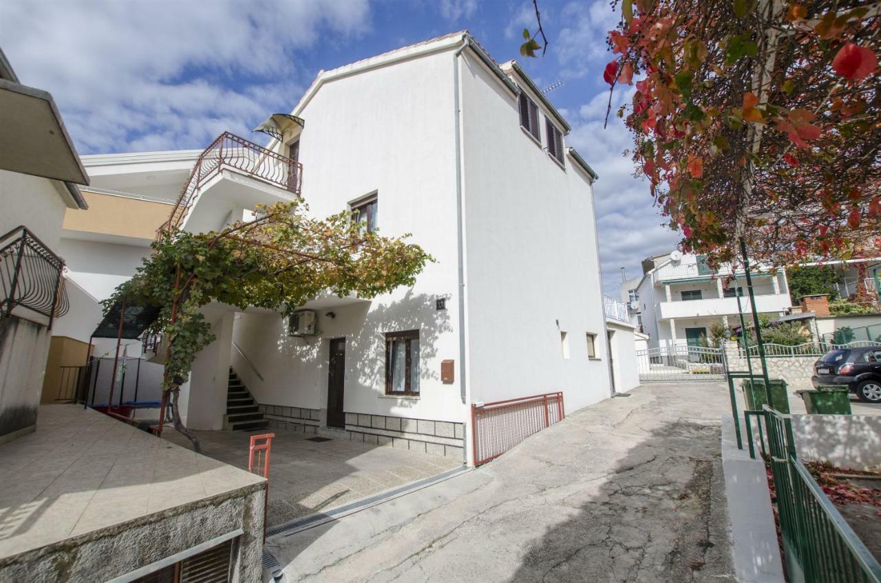 Apartments Tonja Primosten Exterior photo